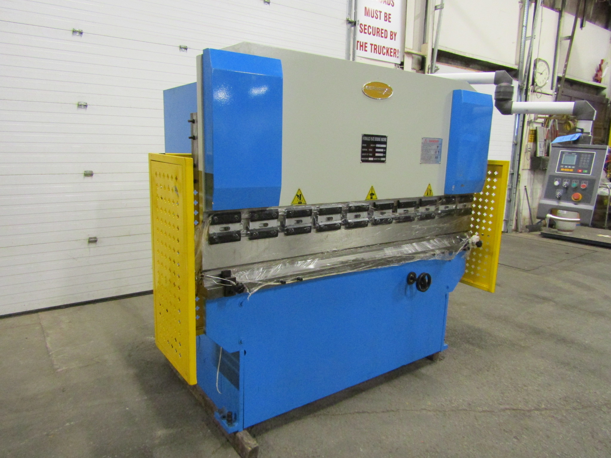 Bernardo Hydraulic Press Brake 40 ton capacity 80" bed 220V 3 phase