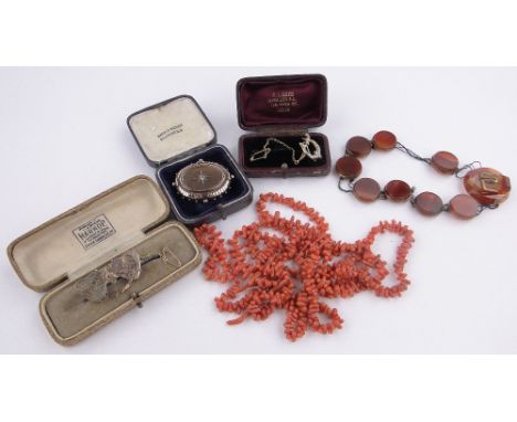 A quantity of Victorian jewellery,including unmarked gold oval brooch with central diamond, 10g, a pearl set gold monogram br