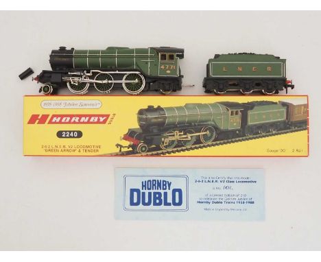 A OO gauge 'HORNBY DUBLO NEVERWAZZA' by HRCA 2240 2-rail Class V2 2-6-2 steam locomotive 'Green Arrow' in LNER green livery -