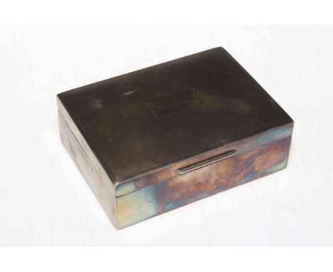 Silver cigarette box with engine turned lid, Birmingham 1965, 11.5cm across.