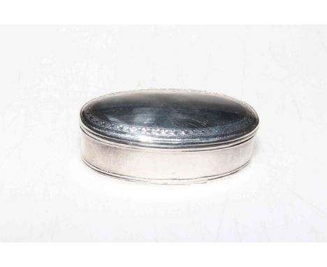 Hester Bateman silver snuff box, the hinged lid with bright cut border, London 1790, 7cm across.