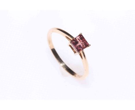 Two 9k gold rings respectively set with pink tourmaline and rabelite, sizes R and S, with certificates.