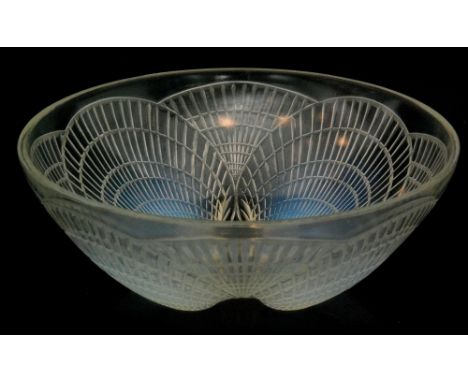 Rene Lalique - A 1930s Coquille bowl, pattern number 3200, relief moulded with four scallop shells in a graduated opalescence