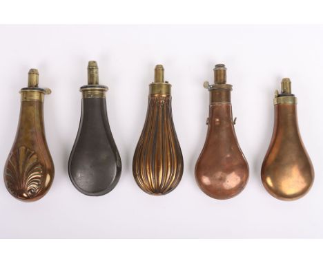 Antique Powder Flasks: Vintage brass and copper body flasks, two with decoration which one is missing clip rest all complete.