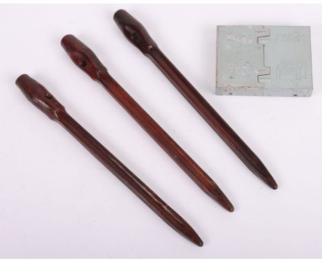 WW2 German Army Tent Pegs: Three red Bakelite tent pegs with makers mark CS and dated 42 with metal ESBIT stove. 4 items 