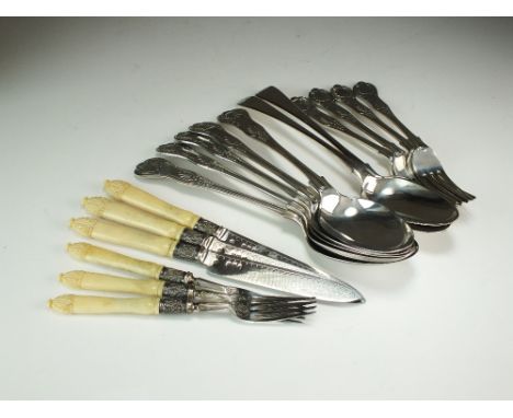 A part set of Kings pattern silver flatware, Lee & Wigfull, Sheffield 1915, comprising; five tablespoons, two dessert spoons,