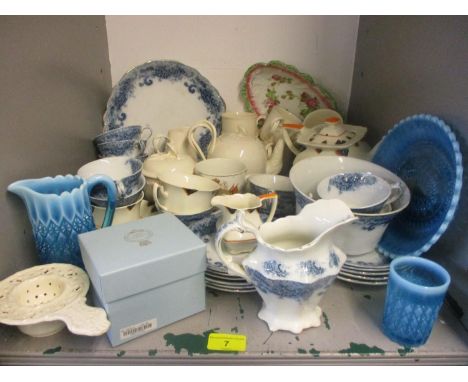 A mixed lot to include a Wilkinson teaset, Myott 1930s china, Leedsware cream china and mixed china and glassware 