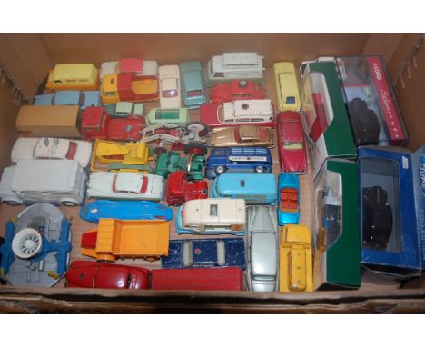 A collection of assorted mainly loose and playworn diecast toy vehicles to include Dinky Toys Brinks mat armoured car, Corgi 