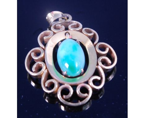 A yellow gold and jade openwork pendant with bale, unmarked but tests as 12ct, 3.6g, 2.5cm (excluding bale)