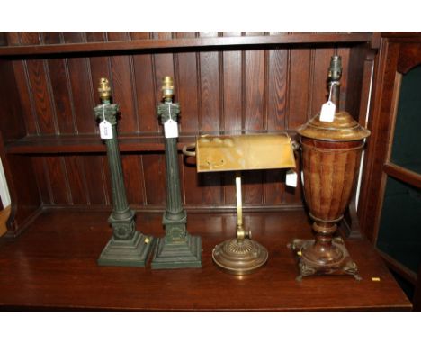 Pair brass Corinthian column table lamp bases, a brass desk lamp and a table lamp base in the form of an urn (4)