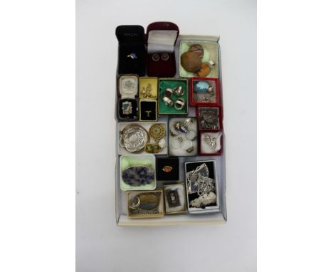 Group of vintage costume jewellery - including collection of silver and white metal rings set with semi-precious stones, simi