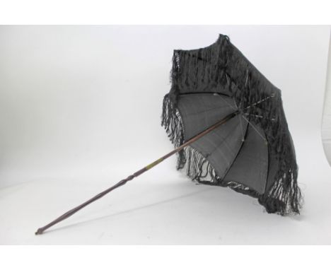 Four vintage ostrich feather fans and two Victorian parasols with turned wooden handles (6)