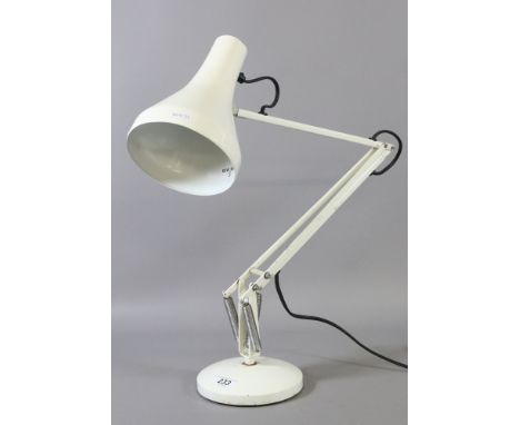 An angle poised desk lamp.