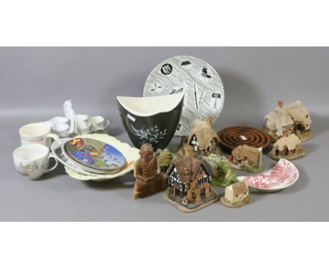 A collection of ceramics to include Poole, Lilliput Lane model cottages, Midwinter, Carltonware etc.