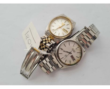Two gents Seiko wrist watches both with seconds sweep and date apertures 