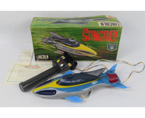 Lincoln Industries - A boxed vintage Hong Kong  plastic Lincoln Industries battery operated  remote control 'Stingray'. The m