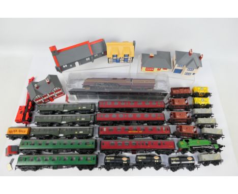 Kitmaster - Airfix - A collection of OO gauge built models including 2 x locos, 9 x coaches, 12 x wagons and 5 x buildings. T