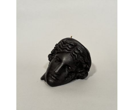 Daniel ARSHAM (Né en 1980) « Bougie Eroded Melpomene ». 2023. La bougie ERODED MELPOMENE est confectionnée en cire de soja et