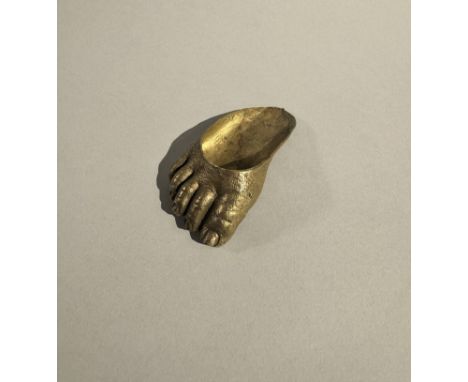 Claude LALANNE (1925-1919) « Pied d’enfant », vers 1978. Coupe ou vide poche en bronze. Pièce unique. Dimensions : 9 x 5 cm. 