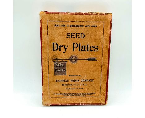 Sealed; 5x7 in photographic dry plates.This item has its original box.This item has no reserve. Dimensions: 7.5"L x 5.5"W x 1