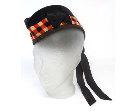 Militaria : A early to mid 20thC Glengarry Bonnet ( as worn by Scottish Regiments of the British Army ) , having diced band ,