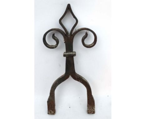 Architectural Salvage :  a black painted wrought iron Fleur De Lys ( in the Gothic manner), 17 3/4" high. CONDITION: Please N