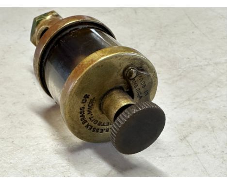 A good quality brass oiler for a stationary engine, stamped J.B.Essex Brass Co., Detroit. Mich., to suit a statioanry engine.