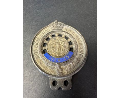 An Autocycle Union RAC Associate badge with enamel year date 1924-25.
