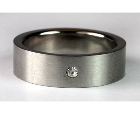 A gentleman's diamond set titanium ring (N.5).