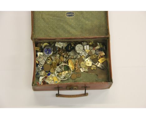 Vintage case and contents