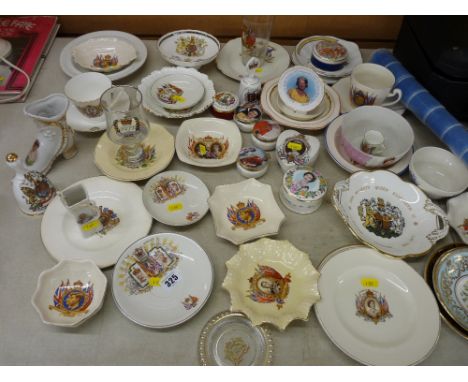 Excellent parcel of commemorative porcelain, plates, tankards, trinket boxes etc