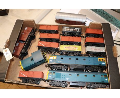 3 O gauge electric locomotives. 2x BR class 33 Bo-Bo, 33027 and 33047, the latter is an adapted Lima. Plus an Atlas 0-6-0 die