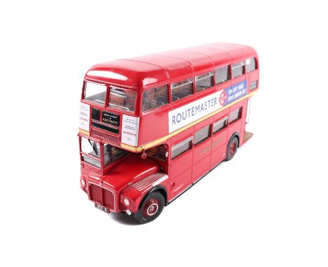 Sun Star Routemaster bus in 1:24 scale. Comes with detailed interior, opening bonnet, posable wheels, detailed chassis, limit
