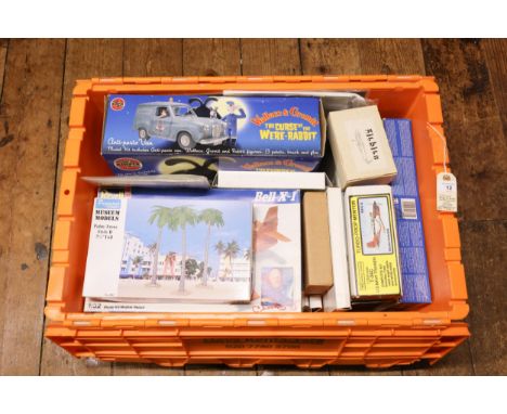 39x model kits by various makers and in various scales including resin kits and vac form kits. Makes include Airfix, Tamiya, 