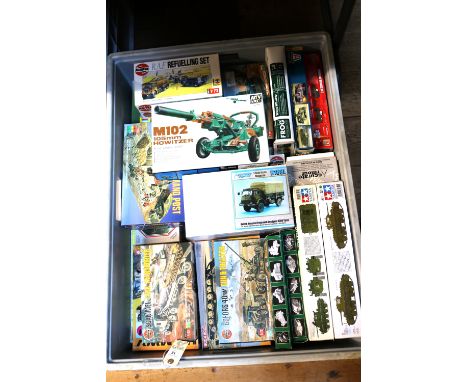 32 Military vehicle related model kits in various scales and by various manufacturers. Airfix, Tamiya, ARV club, Frog, Italer