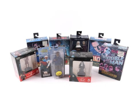 5 NECA Horror action figures, Dracula ( ultimate count Dracula), The Wolf Man, The Invisible Man, The Conjuring Universe, (Th