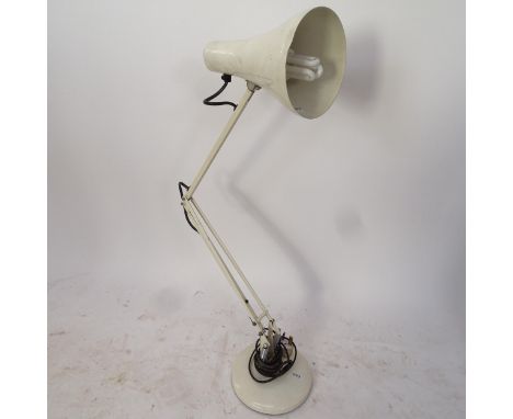 An anglepoise lamp, by The Anglepoise Lighting Company 