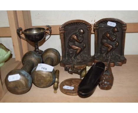 MIXED LOT - VINTAGE METAL DUMBELLS, CAST METAL BOOKENDS, CUT-THROAD RAZOR AND OTHER ITEMS
