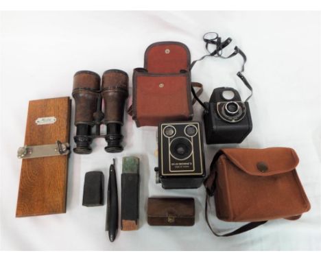 A good mixed lot to include a Mosley Wonder Press [tie press], a cut throat razor, a six SiX-Twenty Brownie, D by Kodak with 