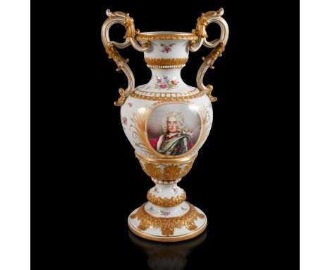 Meissen große Prunkvase Portrait August der StarkeEntwurf Ernst August Leuteritz 1860-1863, unterglasurblaue Knaufschwerterma
