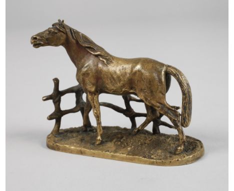nach Pierre Jules Mêne, "Cheval à la barriere No. 1"19. Jh., auf der Plinthe bezeichnet, Bronze hell patiniert, naturalistisc