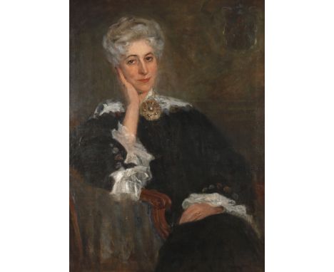 Schwabinger Portrait der Ingeborg von Klenau auf einem Stuhl im Seitenprofil sitzend, die rechte Wange in Portraitpose in die