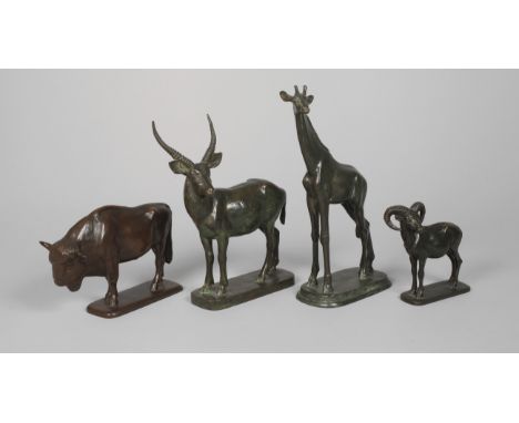 Rudolf Struck, vier TiereAnfang 20. Jh., alle auf der Plinthe signiert, Bronze grün und braun patiniert, minimal abstrahierte