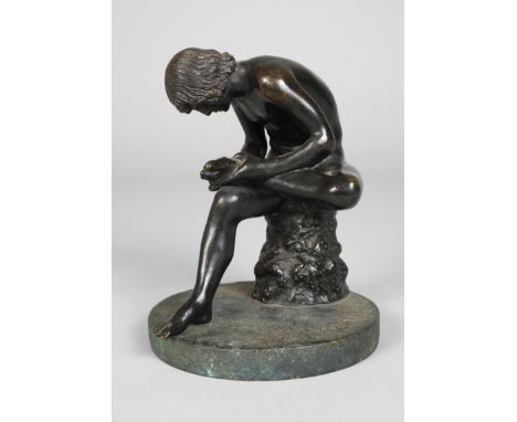 Dornauszieher19. Jh., Bronze dunkel patiniert, nach dem Vorbild des „Kapitolinischen Dornausziehers”, Kopie eines späthelleni