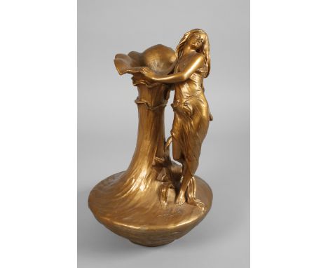 Goldscheider Wien figürliche Vaseum 1900, signiert E. Tell, Prägemarke mit Schriftzug Reproduction Reservée, Modellnummer 085