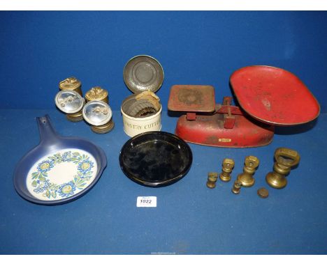 Two vintage brass ''Premier'' carbide miner's lamps, small 1970's 'Figgio' flameware pan, a set of red 'Harper' weighing scal