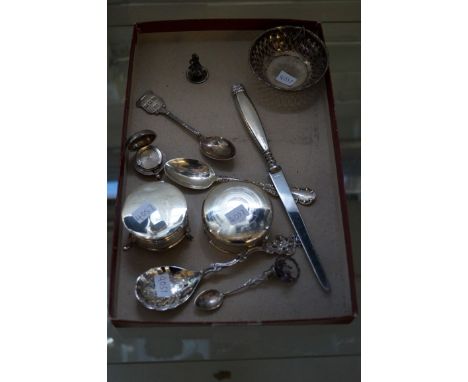 A collection of assorted hallmarked silver to include a circular dressing table box, a sovereign holder, pedestal box, a mini