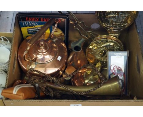 A mixed lot of assorted metalware and sundries, to include a hunting horn, chestnut roaster.