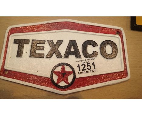 Cast iron Texaco sign, L: 22 cm. P&amp;P Group 1 (£14+VAT for the first lot and £1+VAT for subsequent lots)