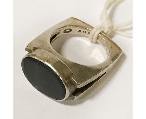 1960'S VINTAGE GEORG JENSEN SILVER / AGATE RING A/F - SIZE Q